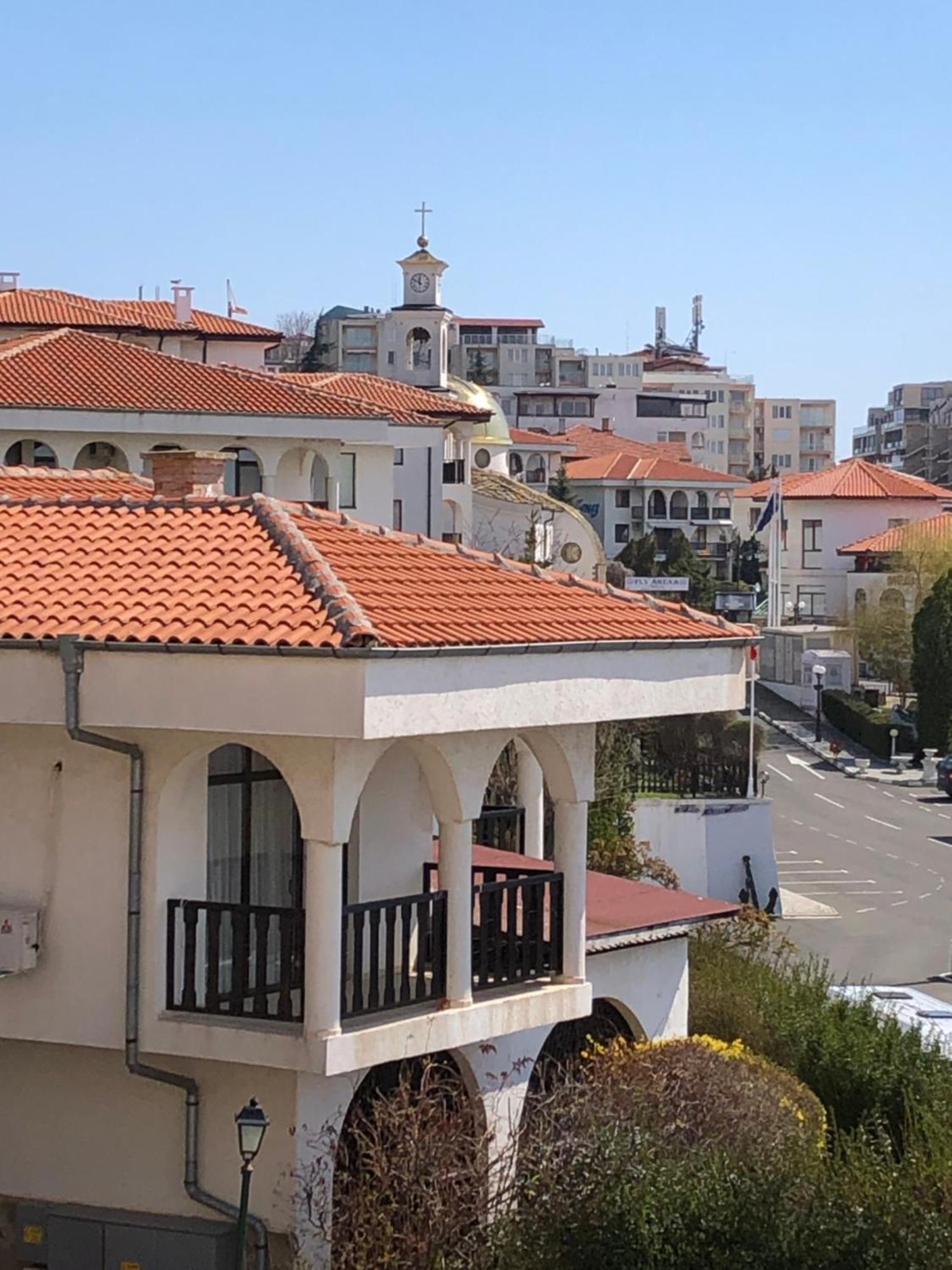 2 Bedroom Apartment Sveti Vlas With 2 Balconies And Sea Views Exteriér fotografie
